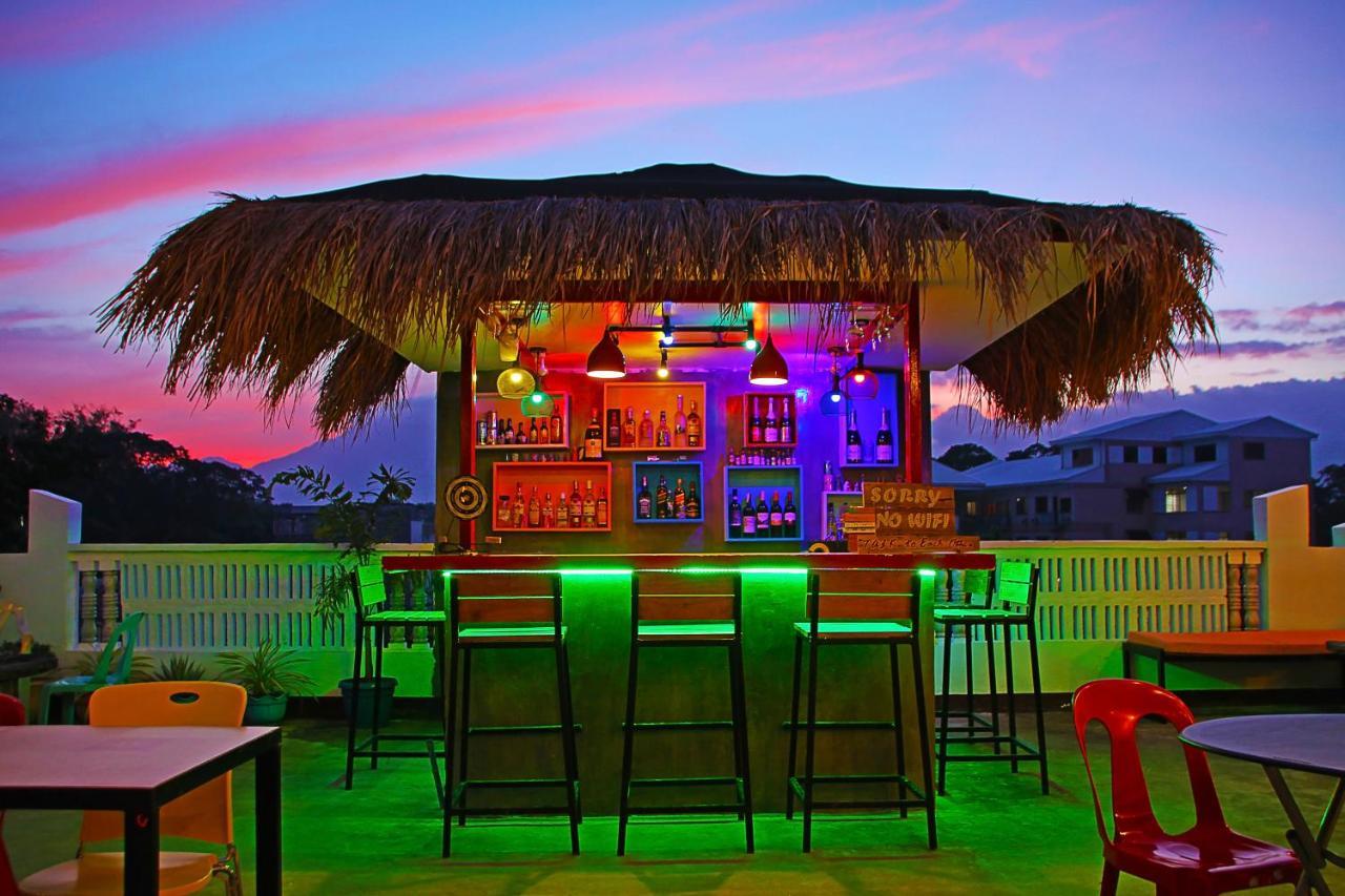 Antwet Backpacker'S Inn & Rooftop Bar Dumaguete City Kültér fotó